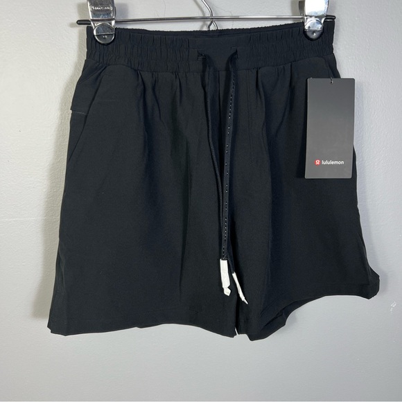 *Lululemon Pool short 5” - Picture 1 of 3